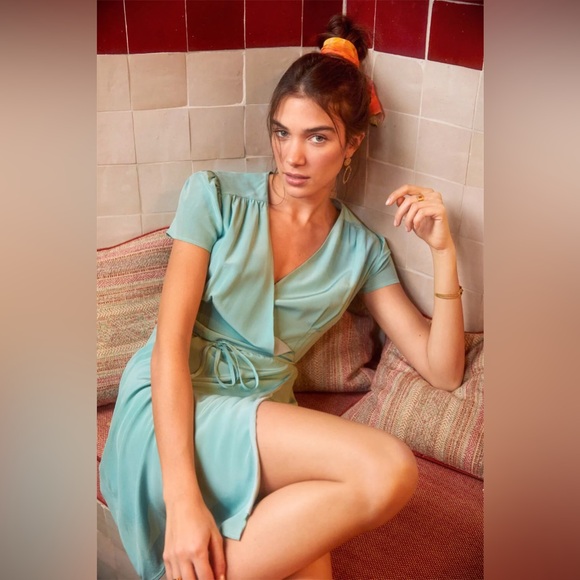 Soi Paris Seafoam Green Silk Wrap Dress in size 38 Medium - Picture 1 of 7